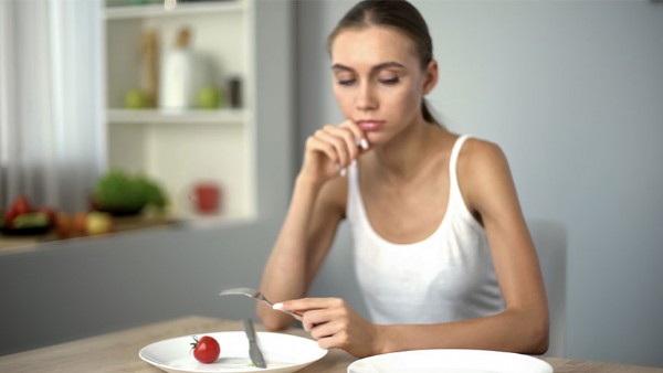 Duygusal Yeme Bozukluğu Nedir? Duygusal Yeme Bozukluğu Belirtileri Duygusal Yeme Bozukluğu Nedir? Duygusal Yeme Bozukluğu Belirtileri